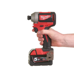 avvitatore-batteria-milwaukee-M18-CBLID-402C